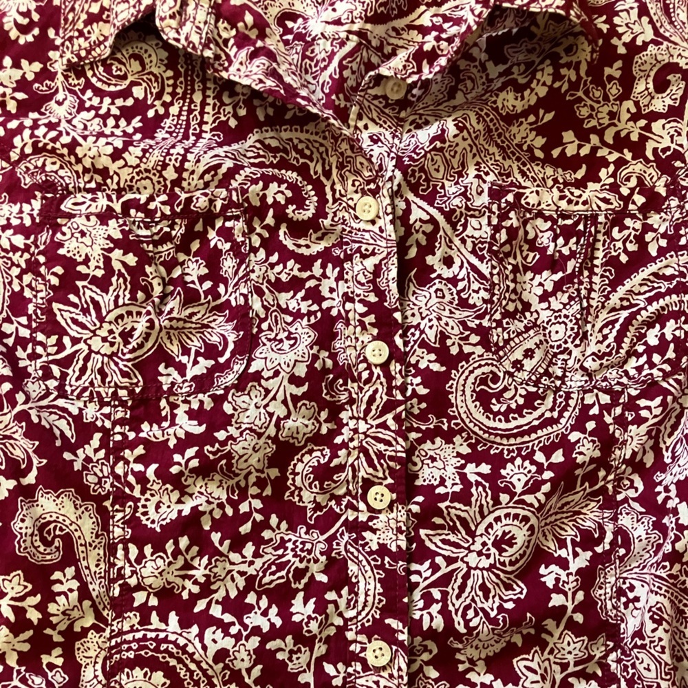 Tommy Hilfiger Burgundy Paisley ButtonUp Half Sleeve Size Medium Shirt - Picture 2 of 4